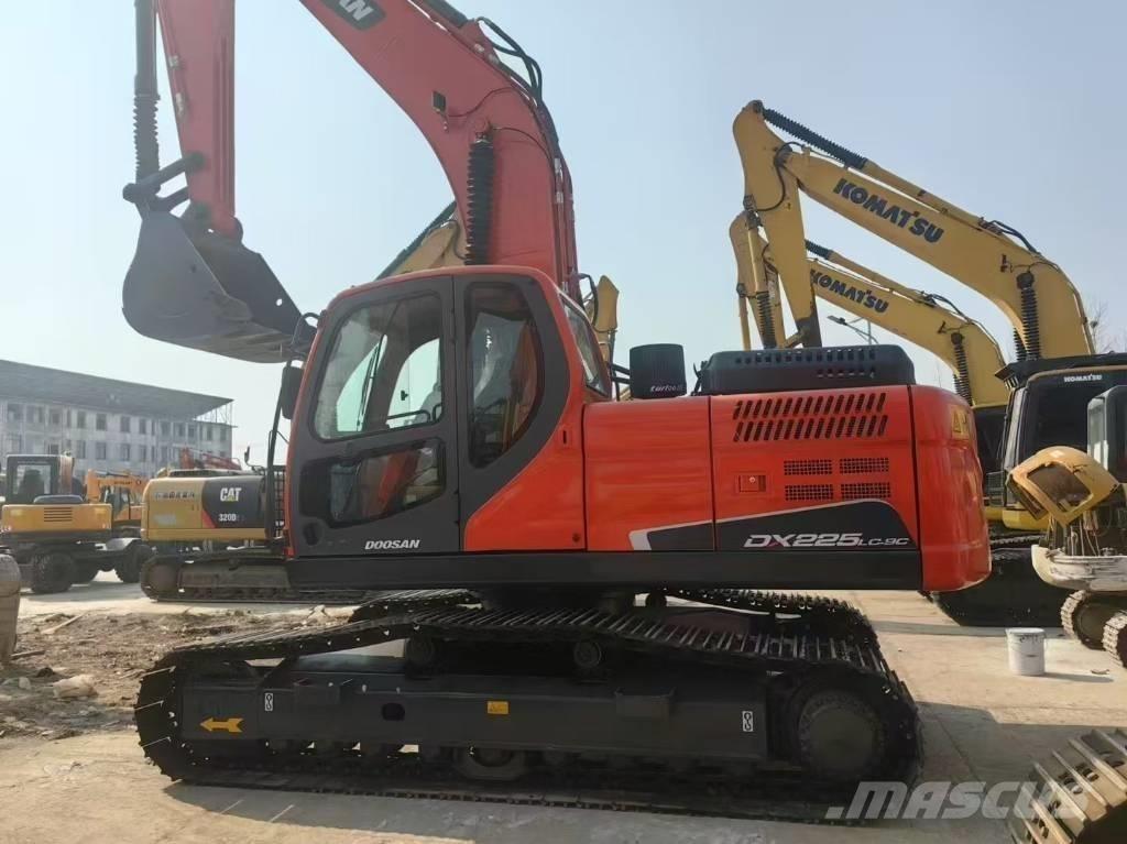 Doosan DX 225 LC 履帶式 挖土機/掘鑿機/挖掘機