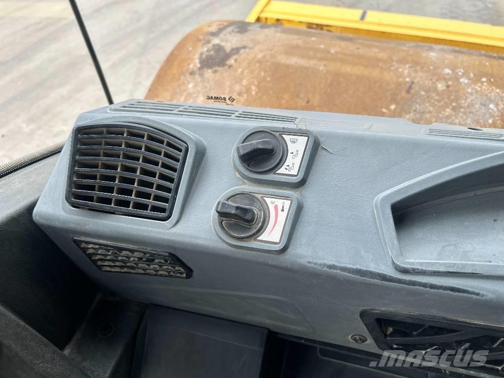Bomag BW213D-5 單輪滾壓機