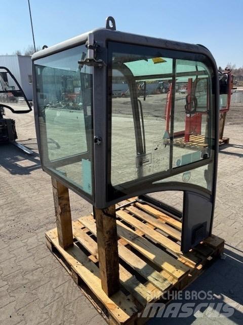 Volvo EC15 C CAB 駕駛室與內部