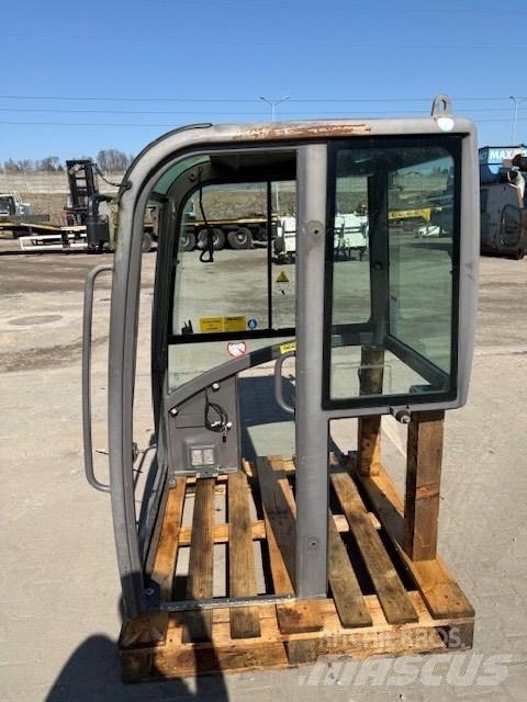 Volvo EC15 C CAB 駕駛室與內部