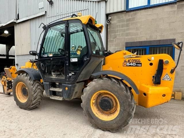 JCB 540V 140 伸縮臂操作車