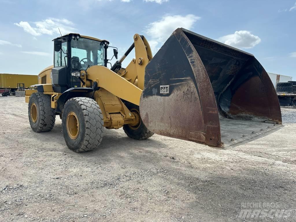 CAT 938M 輪胎式裝載機