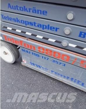 SkyJack SJ III 4626 剪式升降機