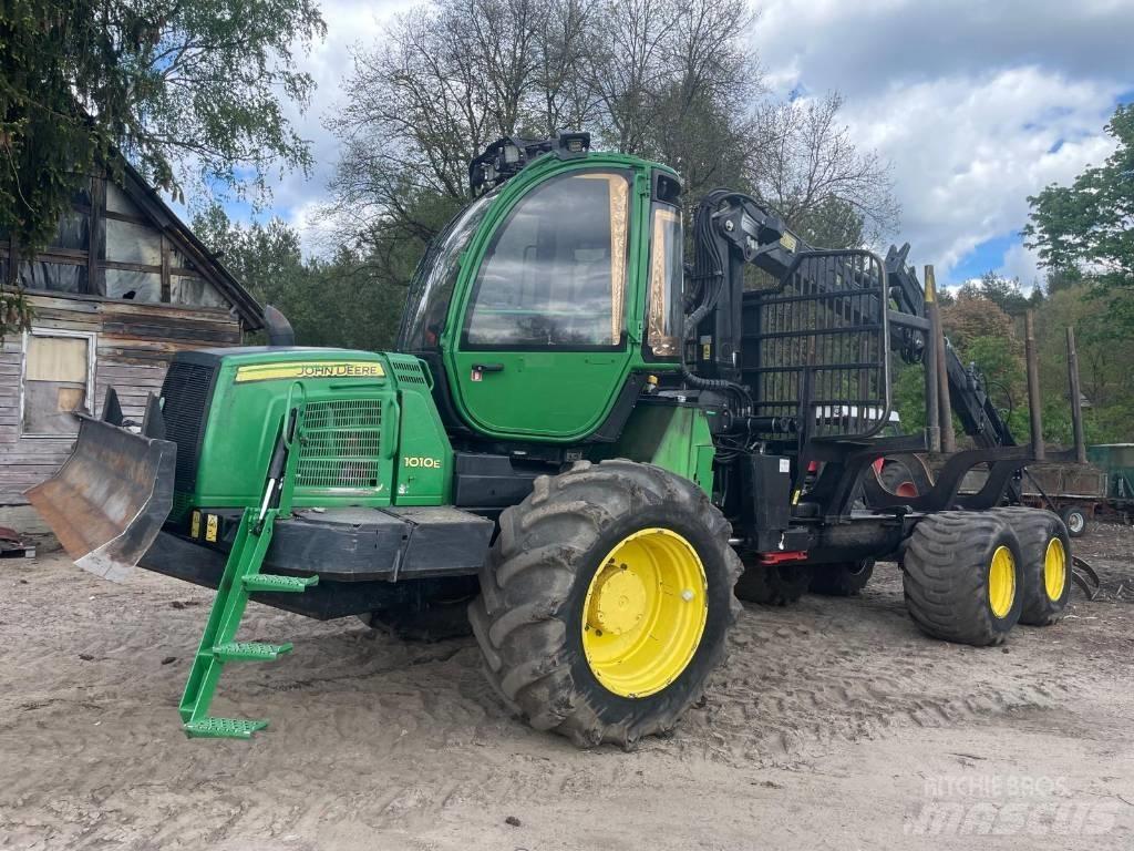 John Deere 1010 E 集運機