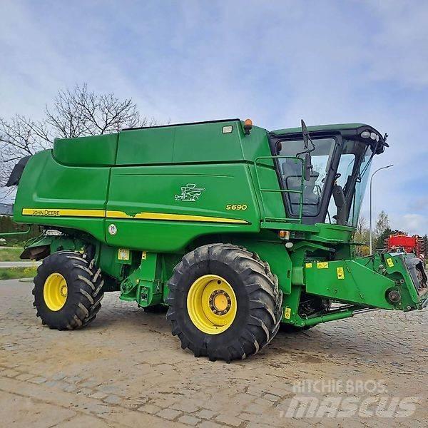 John Deere S 690 聯合收穫機