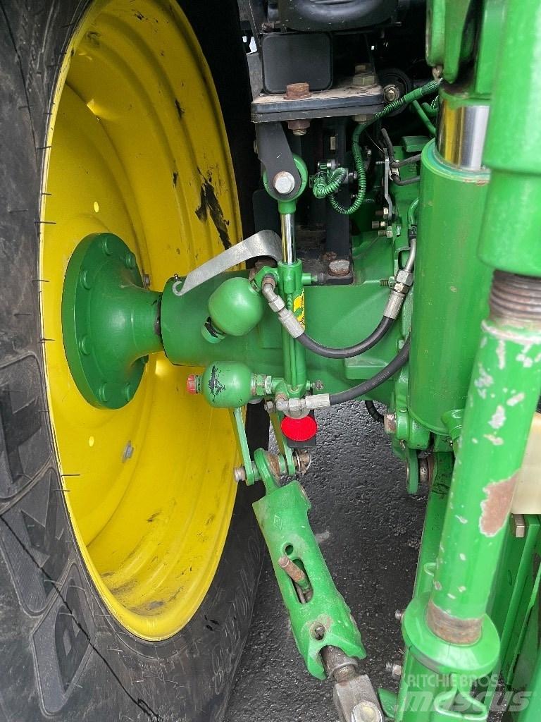 John Deere 6125R 曳引機