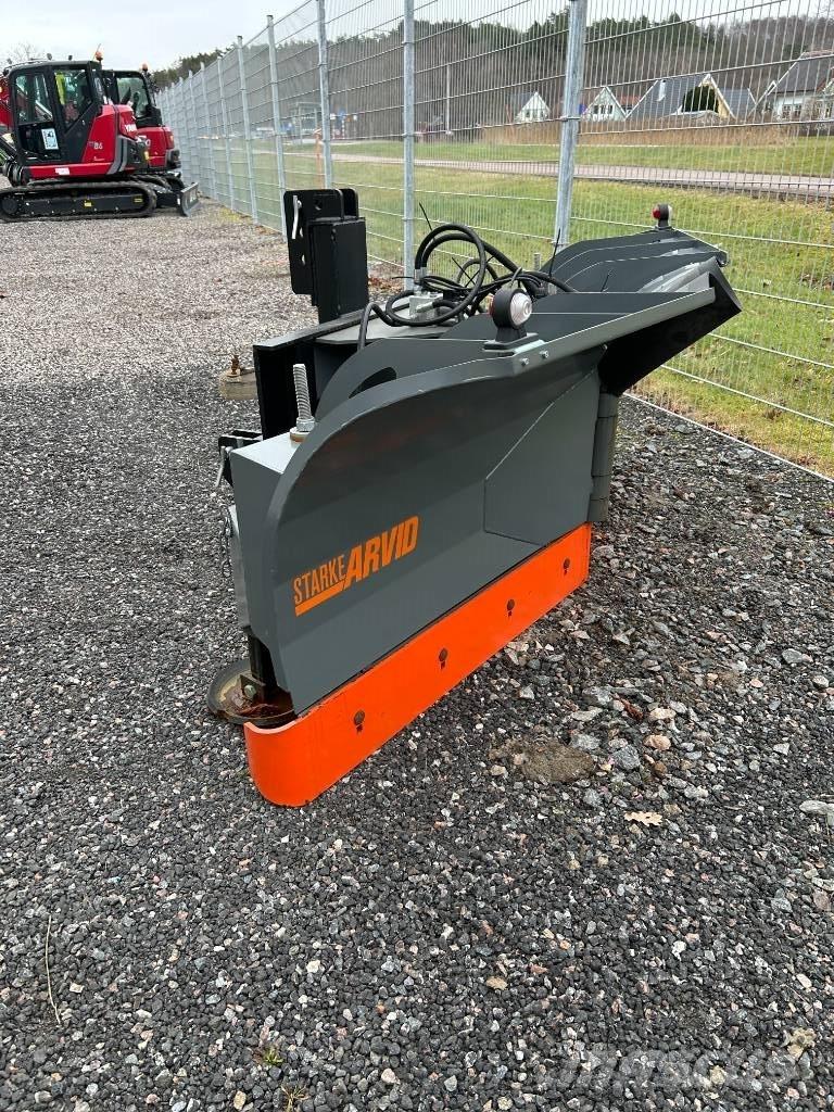 Fjärås 245 vikplog 鏟雪車