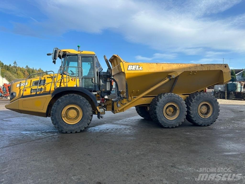 Bell B30E 鉸接式起吊車