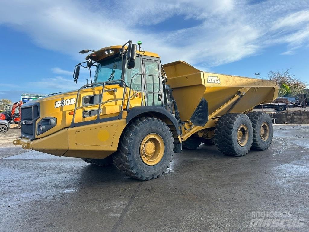 Bell B30E 鉸接式起吊車