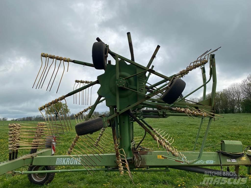 Krone SWADRO 681 堆草機