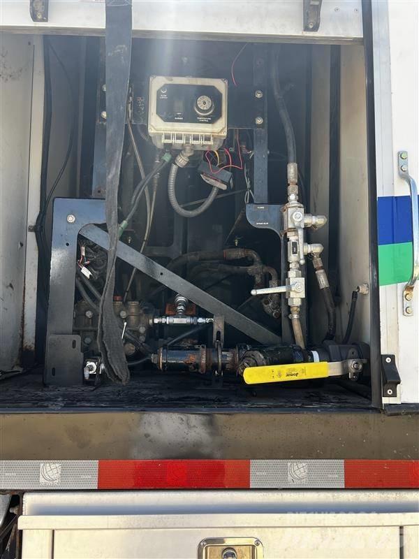 Kenworth T880 組合/真空油槽車