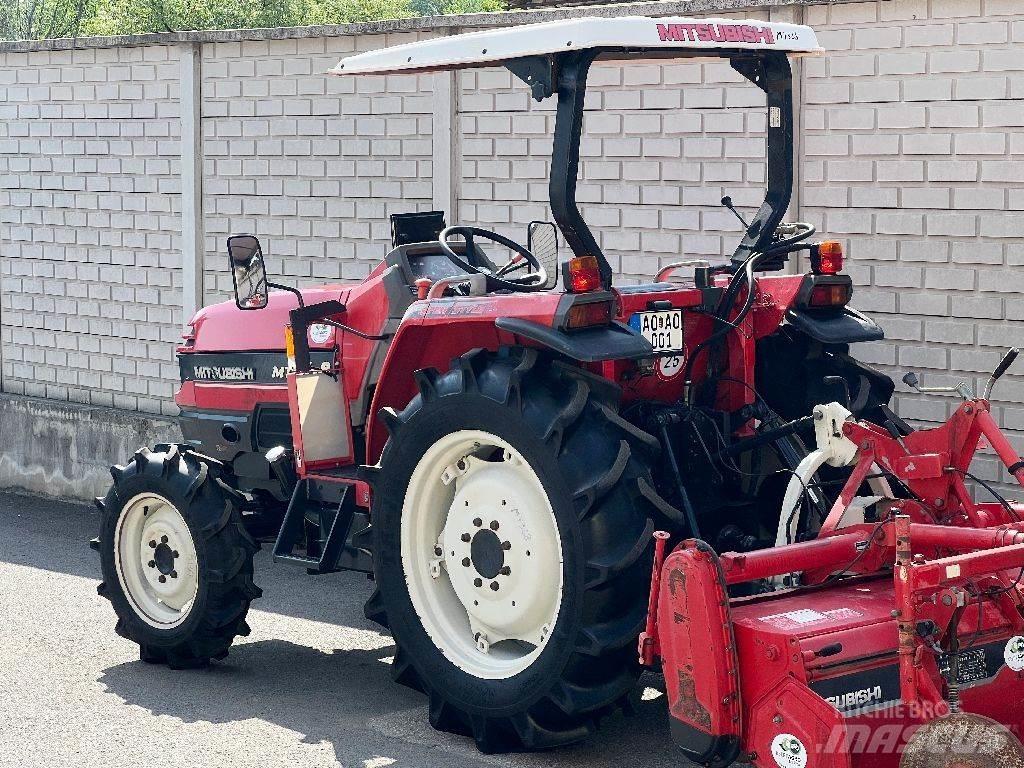 Mitsubishi MT368 曳引機