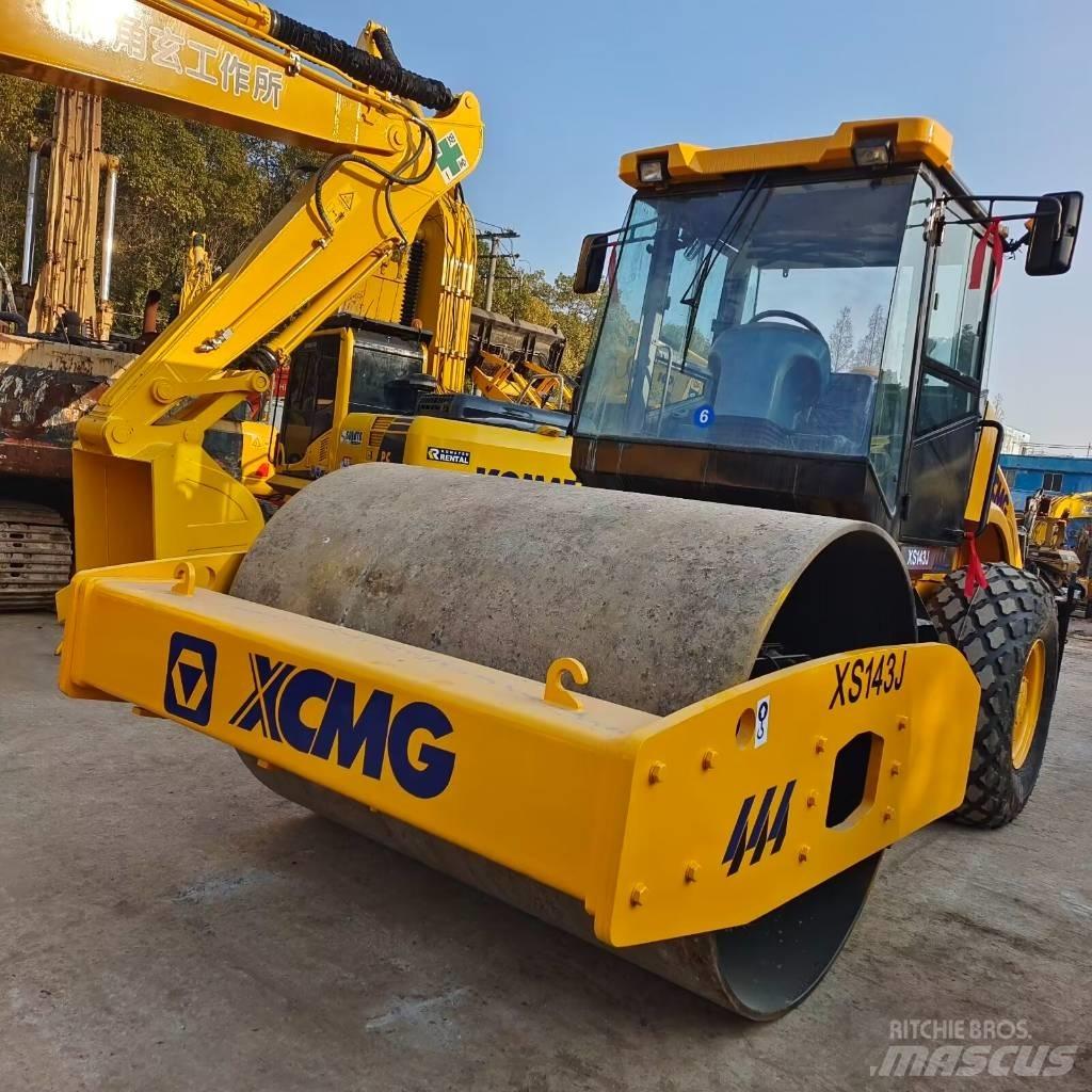 XCMG XS143J 單輪滾壓機