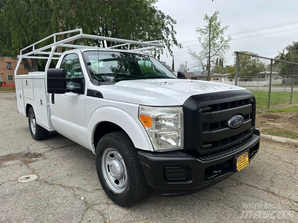 Ford F 350 皮卡.傳統半斗卡車/側卸板