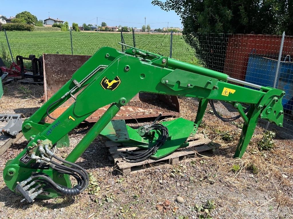 John Deere 731 前端裝載機和挖掘機