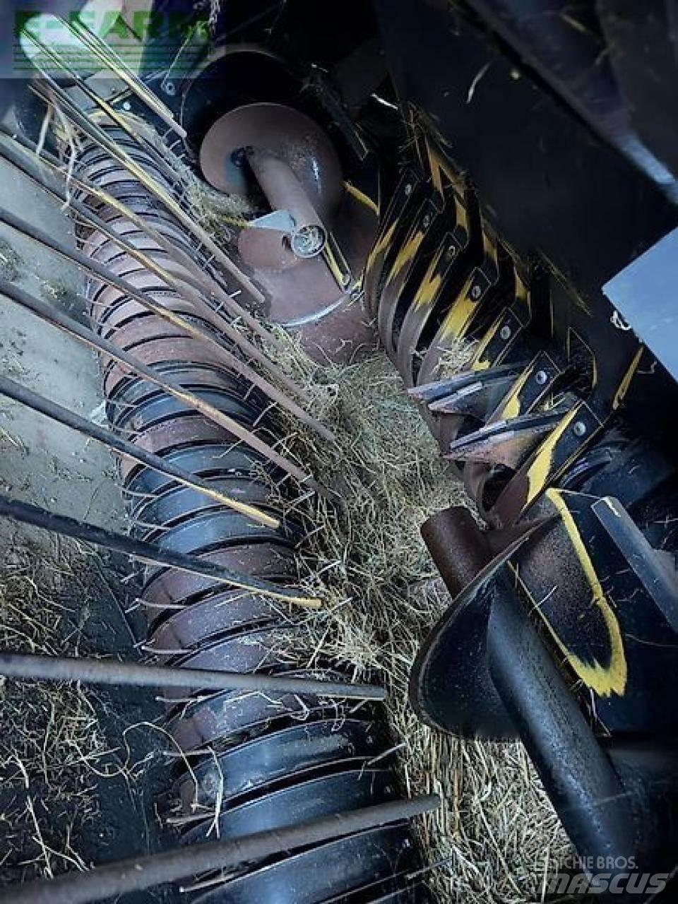 New Holland d1010 方形打捆機
