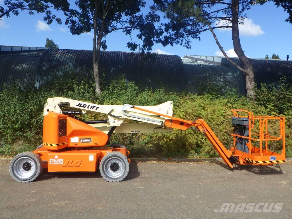 JLG E450AJ 曲臂高空作業車