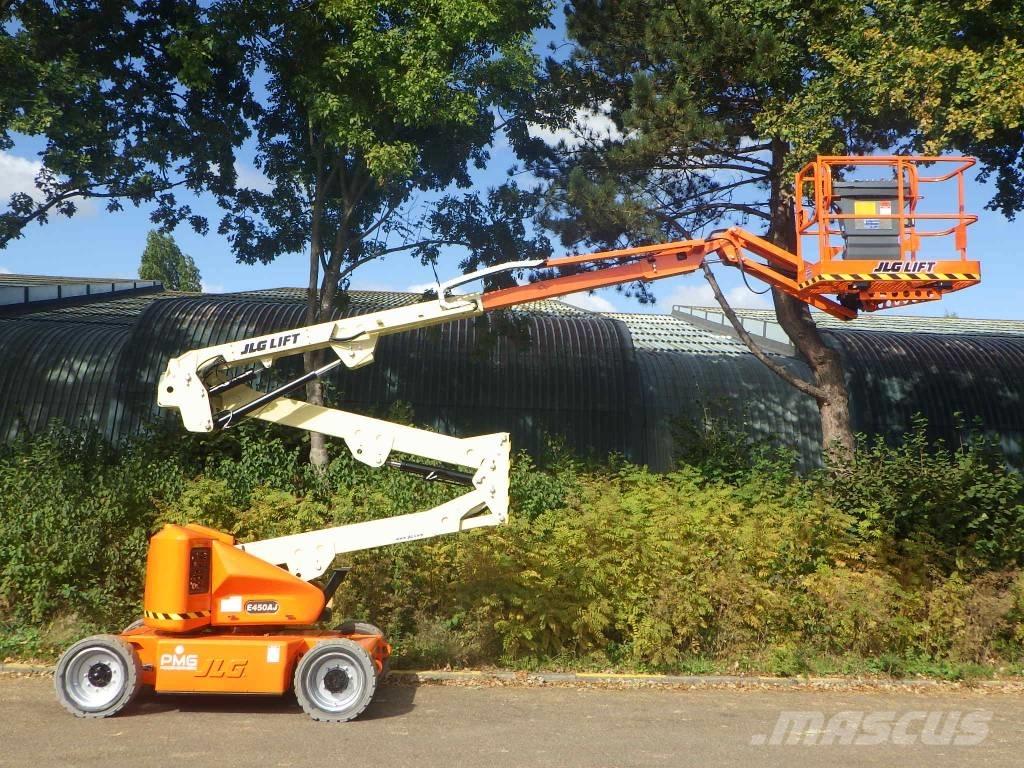 JLG E450AJ 曲臂高空作業車
