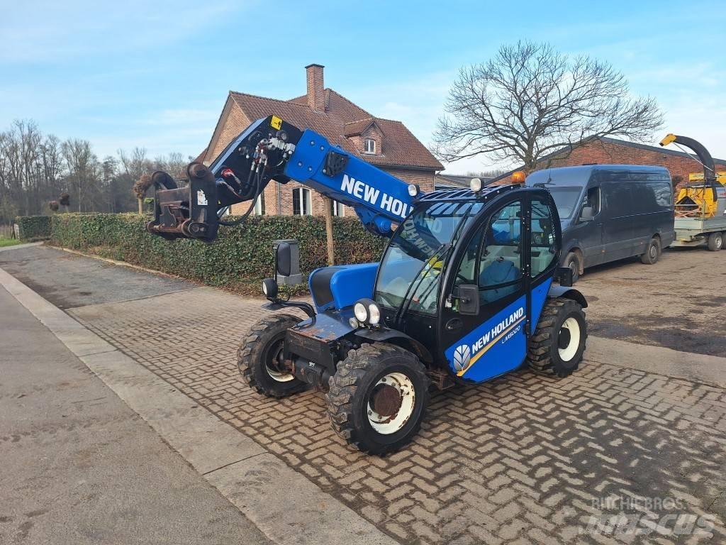 New Holland LM 5020 伸縮臂操作車