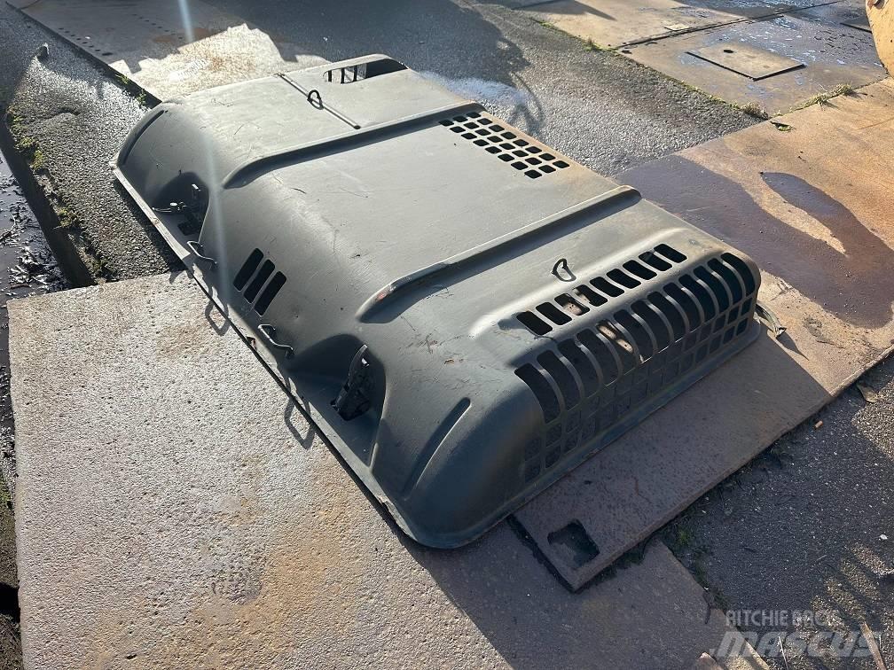 CAT 325DL hood 底盤和懸架