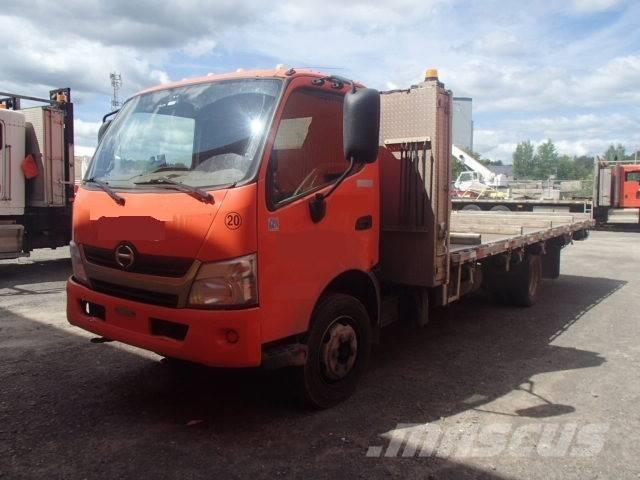 Hino 195 平板式/側卸式卡車