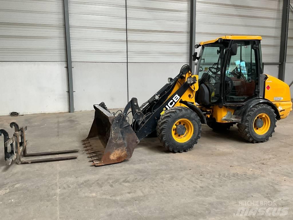 JCB 406 B 輪胎式裝載機