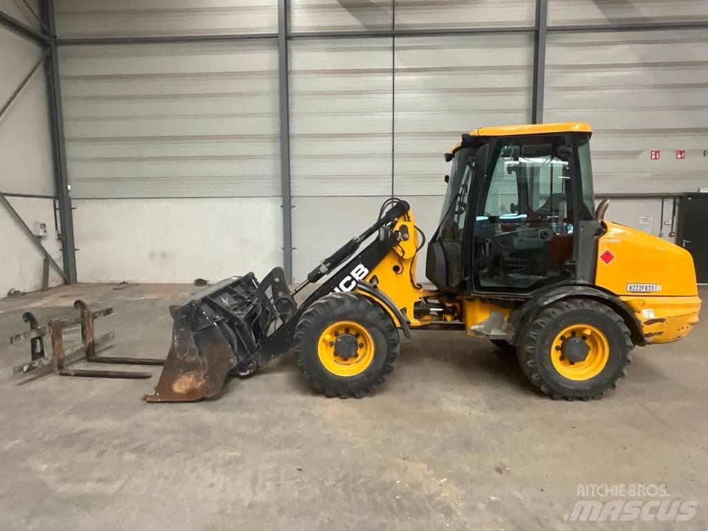 JCB 406 B 輪胎式裝載機