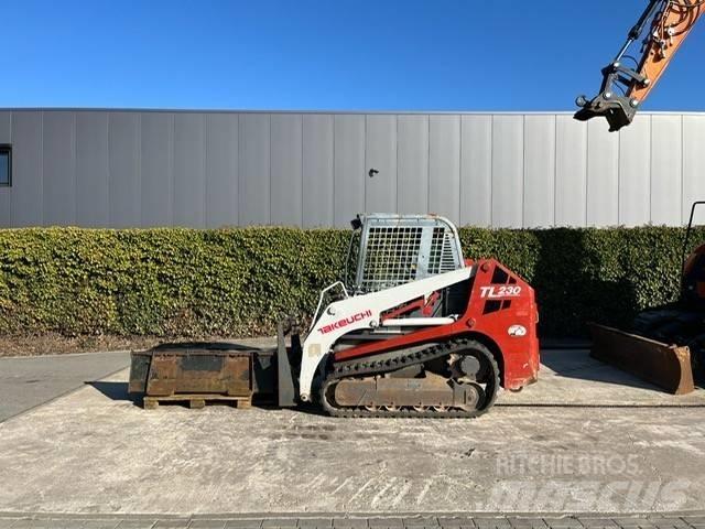 Takeuchi TL 230 滑移轉向裝載機