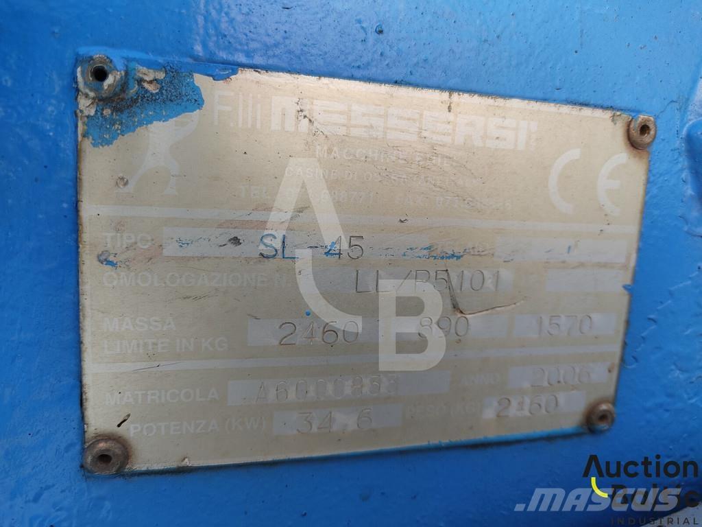 Messersi SL-45 滑移轉向裝載機