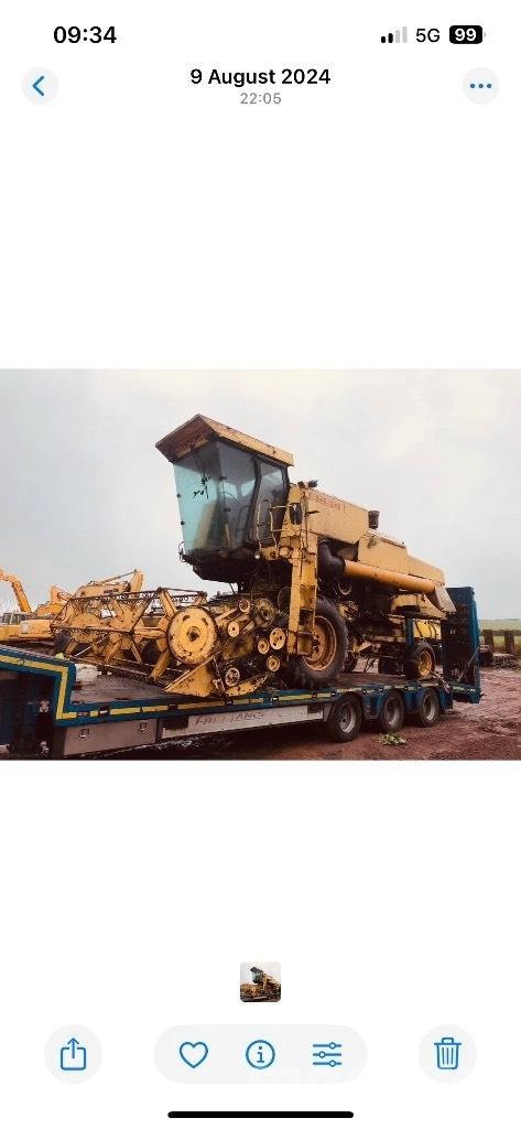 New Holland 8050 聯合收穫機
