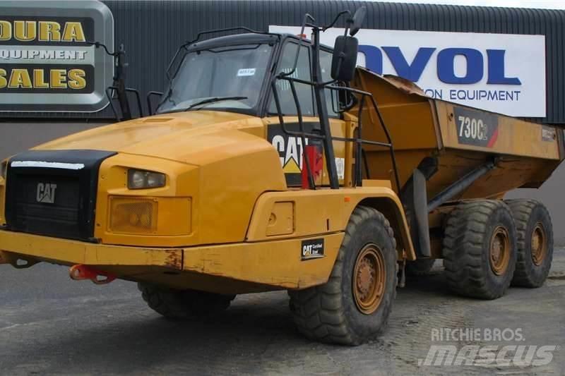 CAT 730C2 鉸接式起吊車