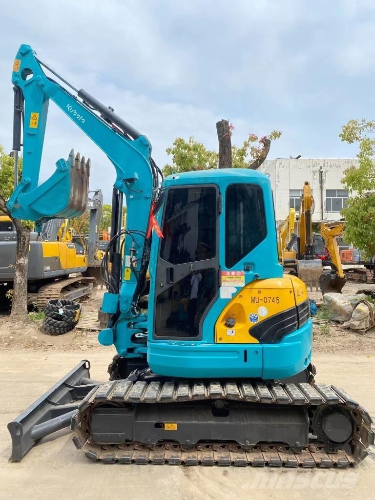 Kubota U40 小型挖土機/掘鑿機<7t(小型挖掘機)