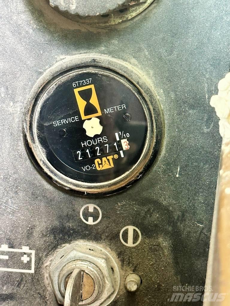 CAT 777 B 側卸礦車