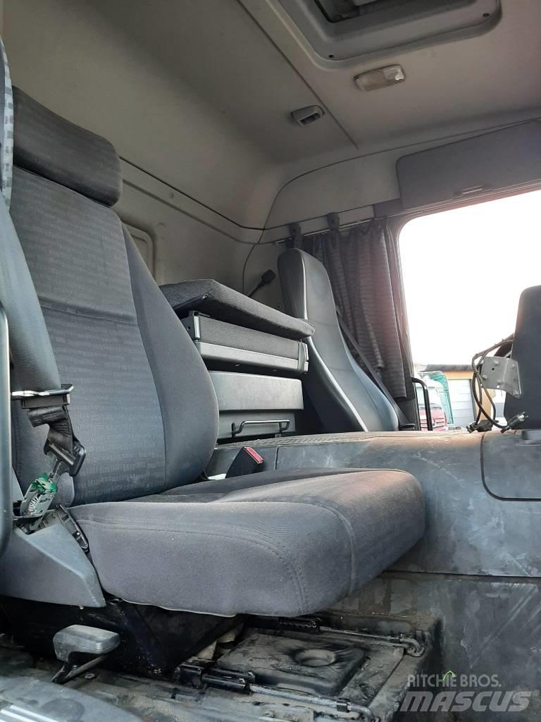 Scania P 420 貨櫃框架卡車