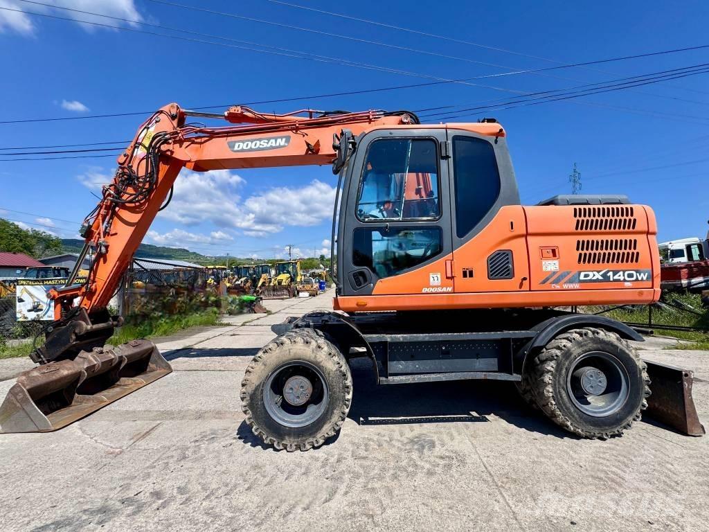Doosan DX 140 W-3 旋轉式挖土機/掘鑿機/挖掘機