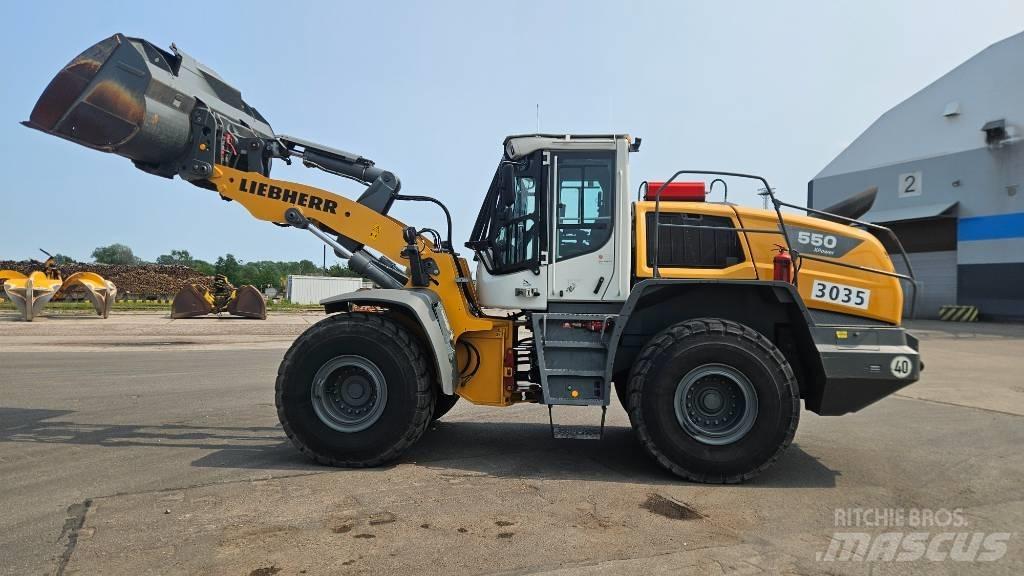 Liebherr L 550 輪胎式裝載機