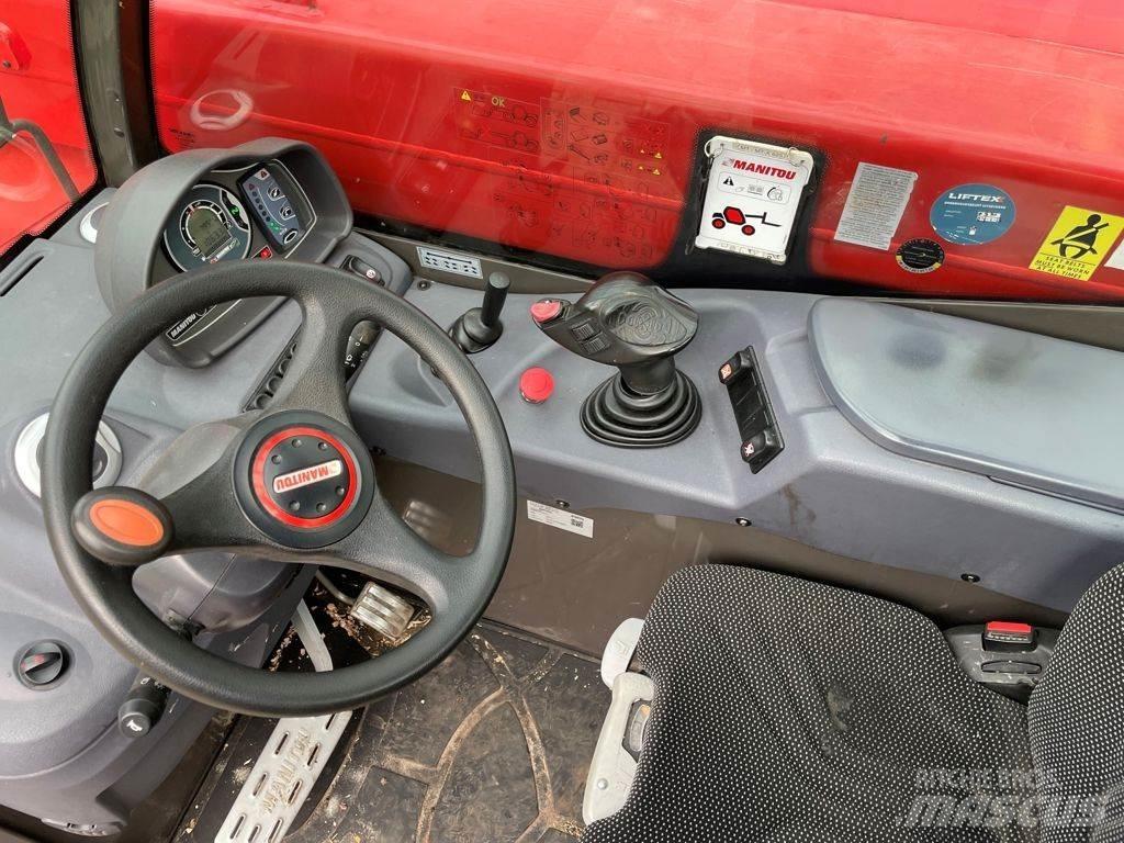 Manitou MT 625 伸縮臂操作車