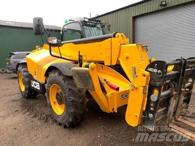 JCB 535-125 伸縮臂操作車