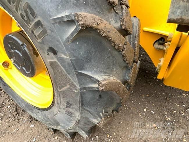 JCB 535-125 伸縮臂操作車