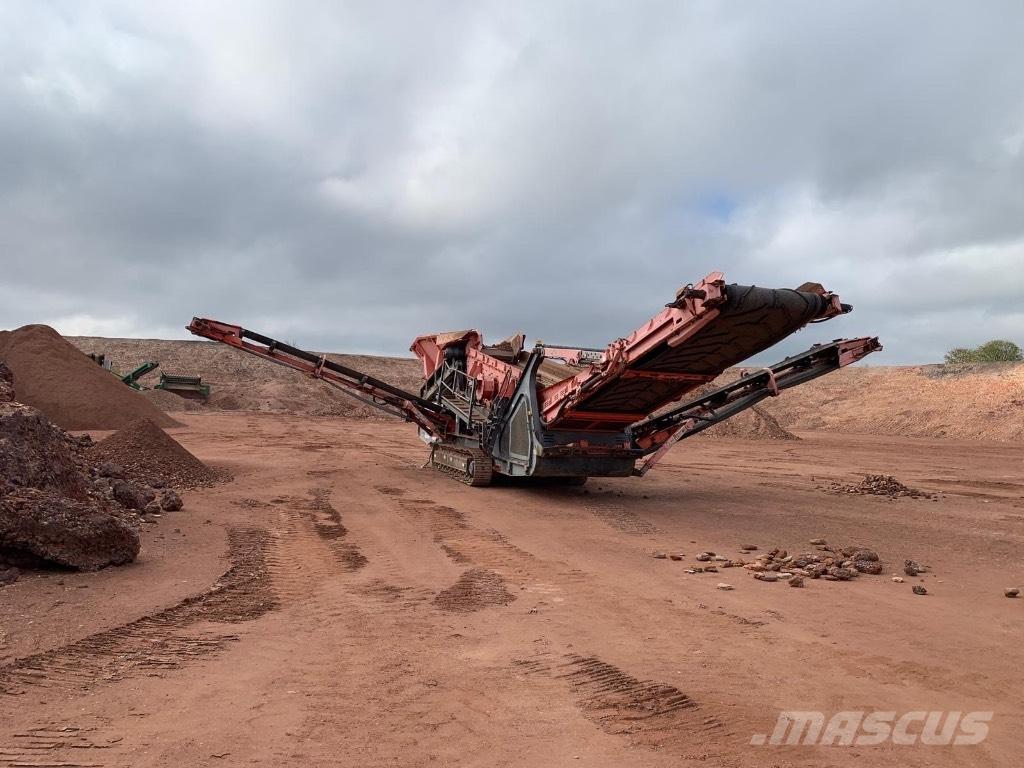 Sandvik QE 341 移動式篩選機
