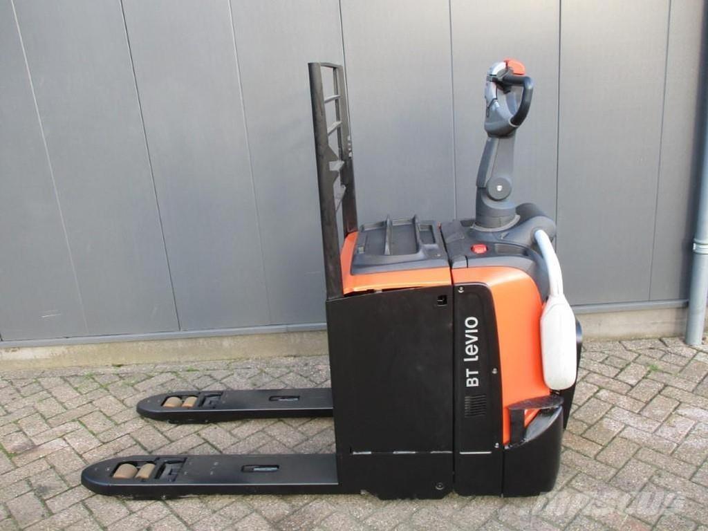 Toyota LPE250 平台型低架升降機