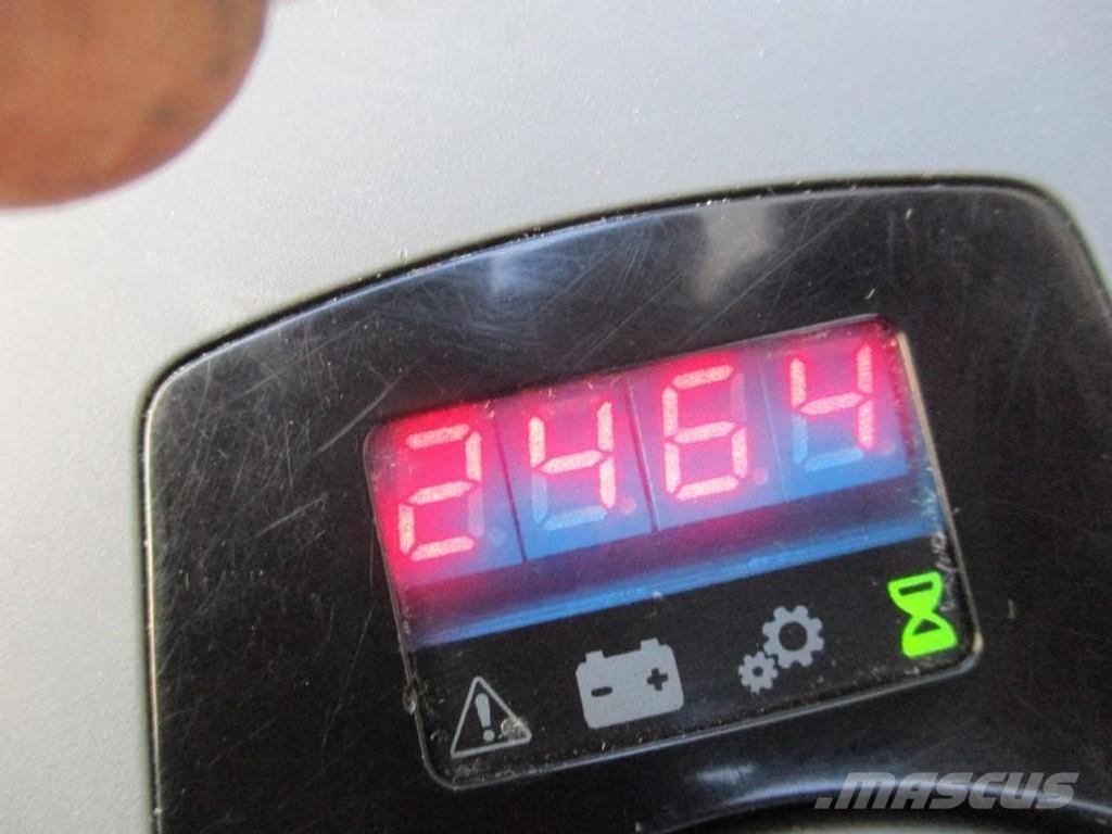 Toyota LPE250 平台型低架升降機