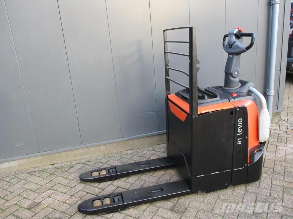 Toyota LPE250 平台型低架升降機