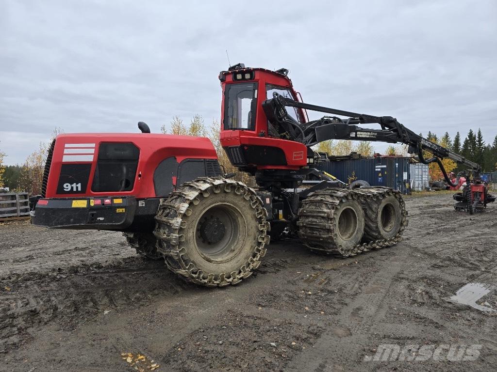 Komatsu 911.7 收穫機