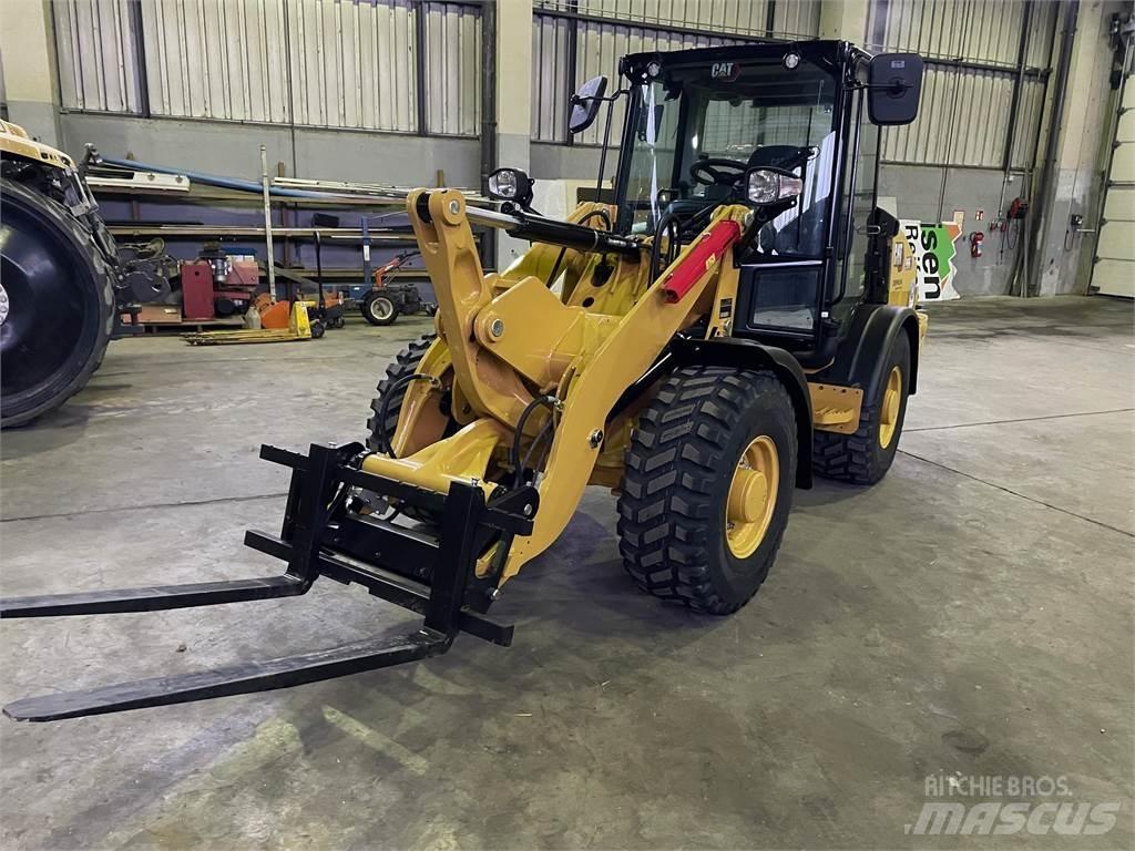 CAT 906 輪胎式裝載機