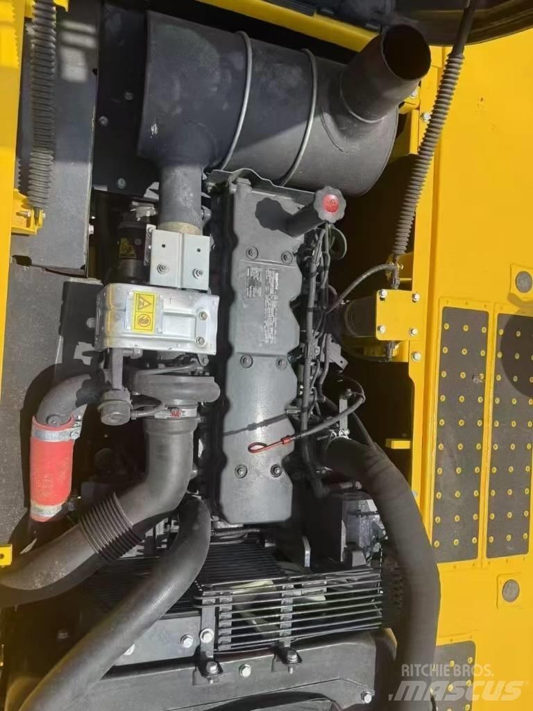 Komatsu 220LC-8 履帶式 挖土機/掘鑿機/挖掘機