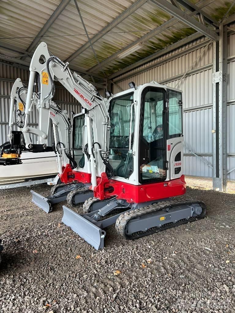 Takeuchi TB325 小型挖土機/掘鑿機<7t(小型挖掘機)
