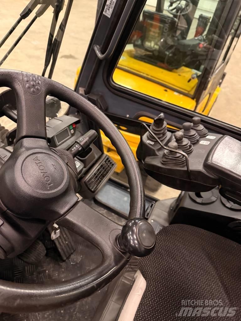 Toyota 7FDA50 柴油卡車
