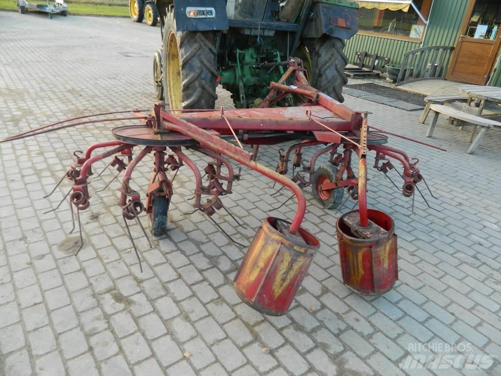 JF CR 320 耙與翻草機