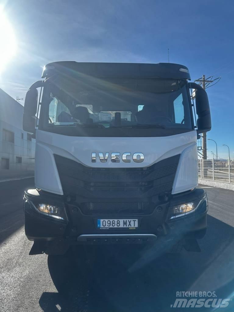 Iveco T-WAY 450 起重機卡車
